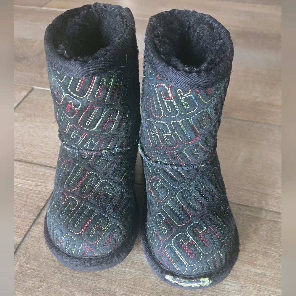 Uggs Kids Classic II Multicolor Graphic Sticth Black Boot Size 9